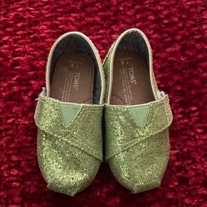 TOMS toddler size 5 glitter sparkle light green shoes St Patrick’s Day‎ EUC